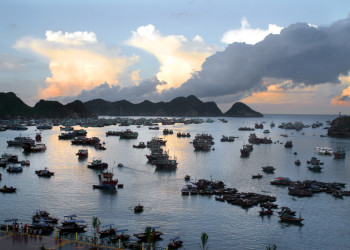 У острова Катба в заливе Халонг – фотографии Вьетнама