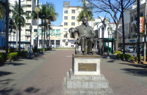 Памятник в Кампинасе, Бразилия – фотографии Бразилии