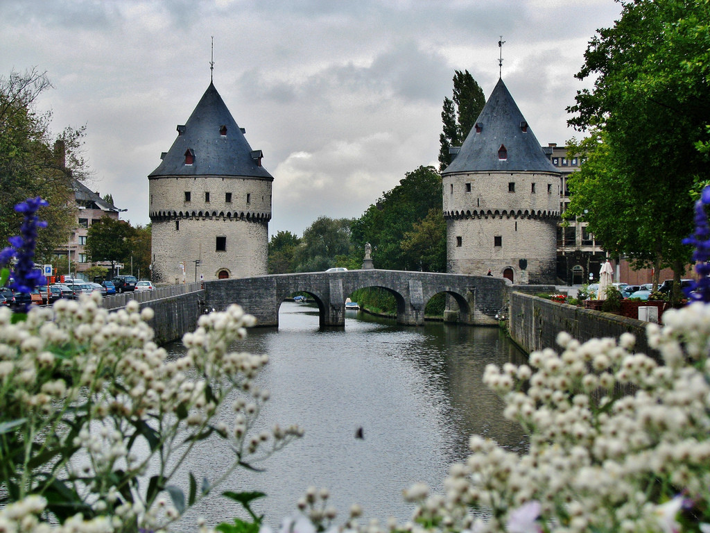 Кортрейк (Kortrijk) — исторический город в Бельгии – фотографии Бельгии