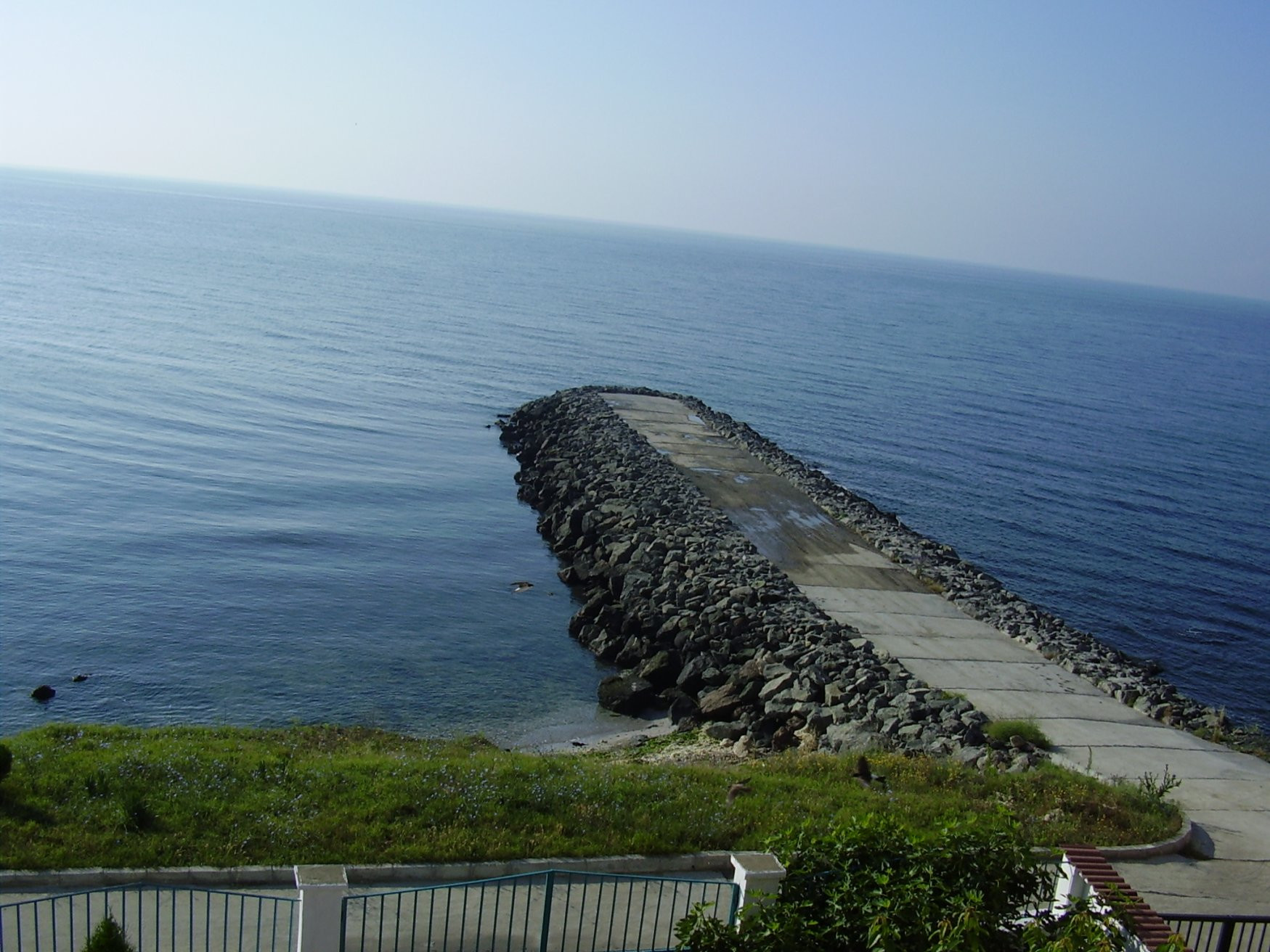 Волнорез в Равде, Болгария. Фото 1 – фотографии Болгарии