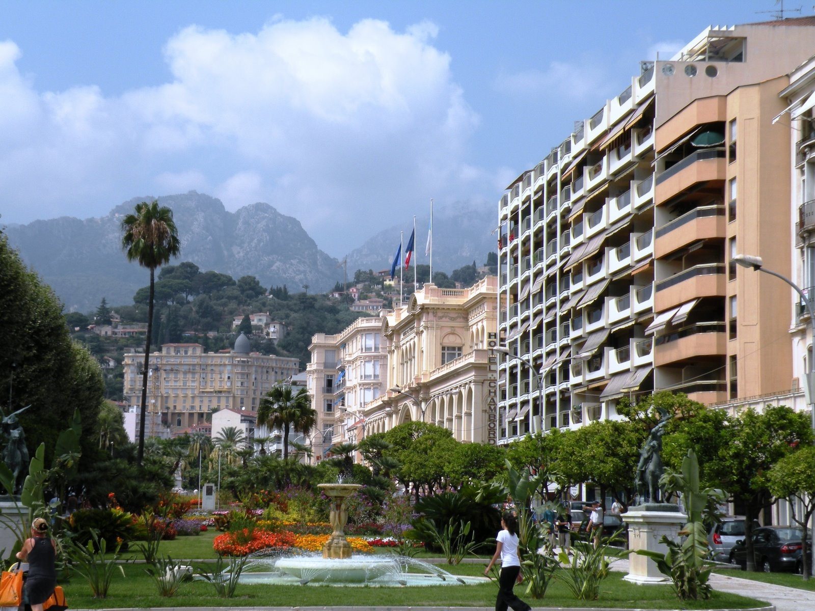 Сквер в Ментоне, Франция – фотографии Франции