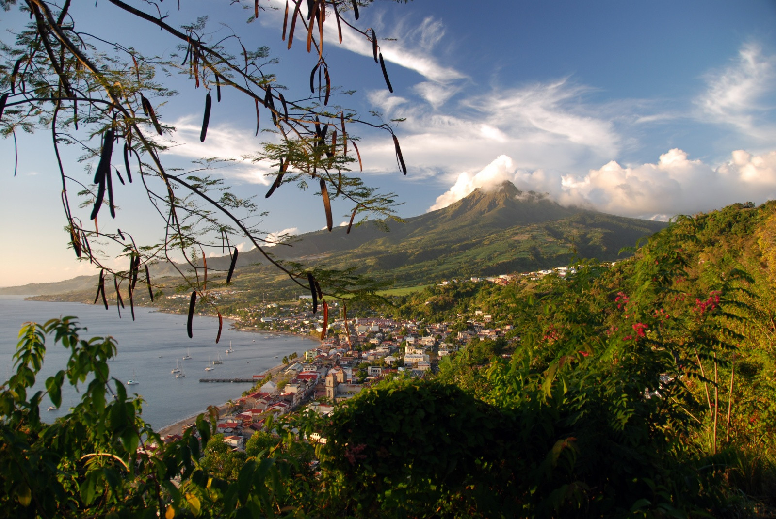 Вид на Сен-Пьер – фотографии Мартиники