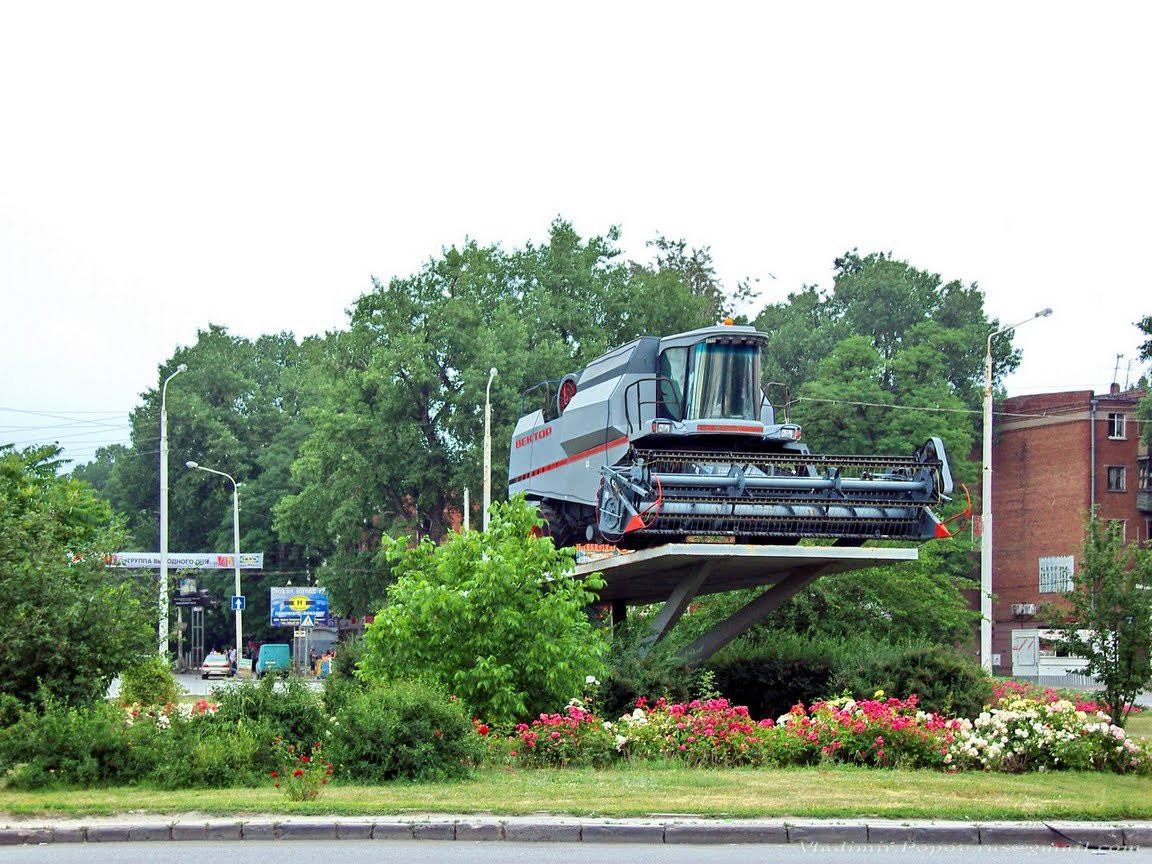 Памятник в Ростов-на-Дону, Россия. Фото 1 – фотографии России