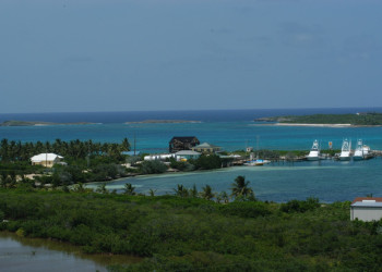 Панорамный вид  острова  Лонг Айленд, Багамские острова. Фото 8 – фотографии Багамских островов