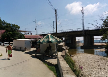 Дорога к мини рынку и пляжу в Дедеркое – фотографии России