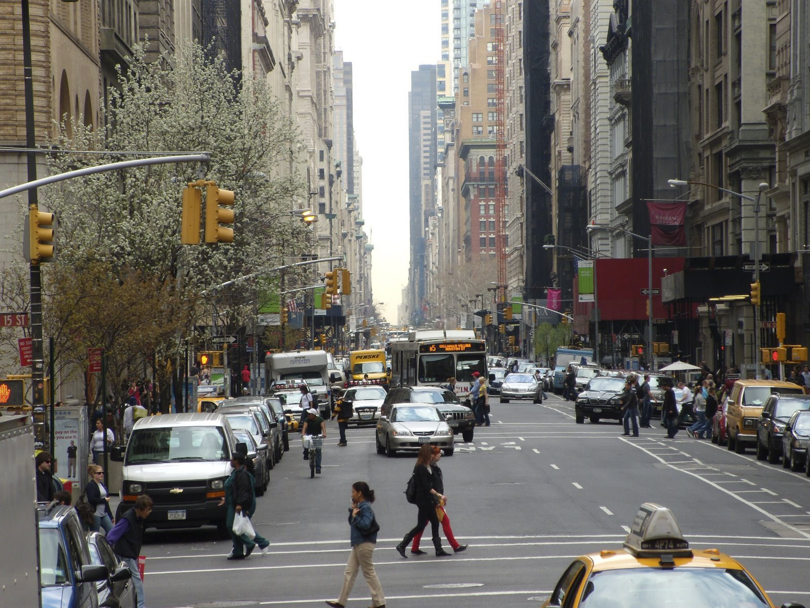 Улица в Нью Йорке, США. Фото 3 – фотографии США