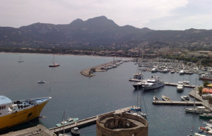 Причалы в Кальви, Франция – фотографии Франции