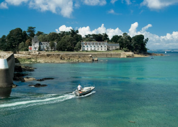 Дома на берегу в Дуарненезе, Франция. Фото 1 – фотографии Франции