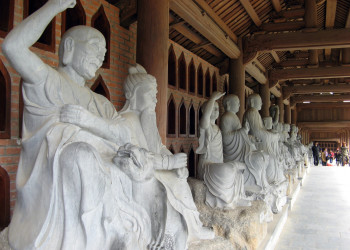 В пагоде Байдинь – фотографии Вьетнама