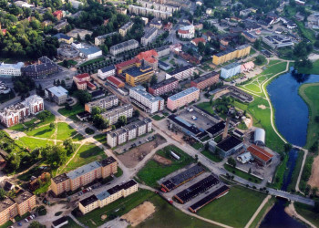 Валга (Valga) – небольшой город в южной части Эстонии – фотографии Эстонии