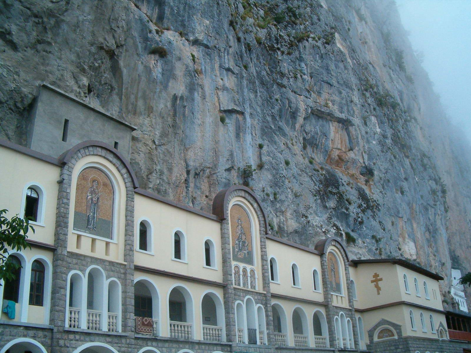 Монастырь Осторог в Даниловграде, Черногория. Фото 6 – фотографии Черногории