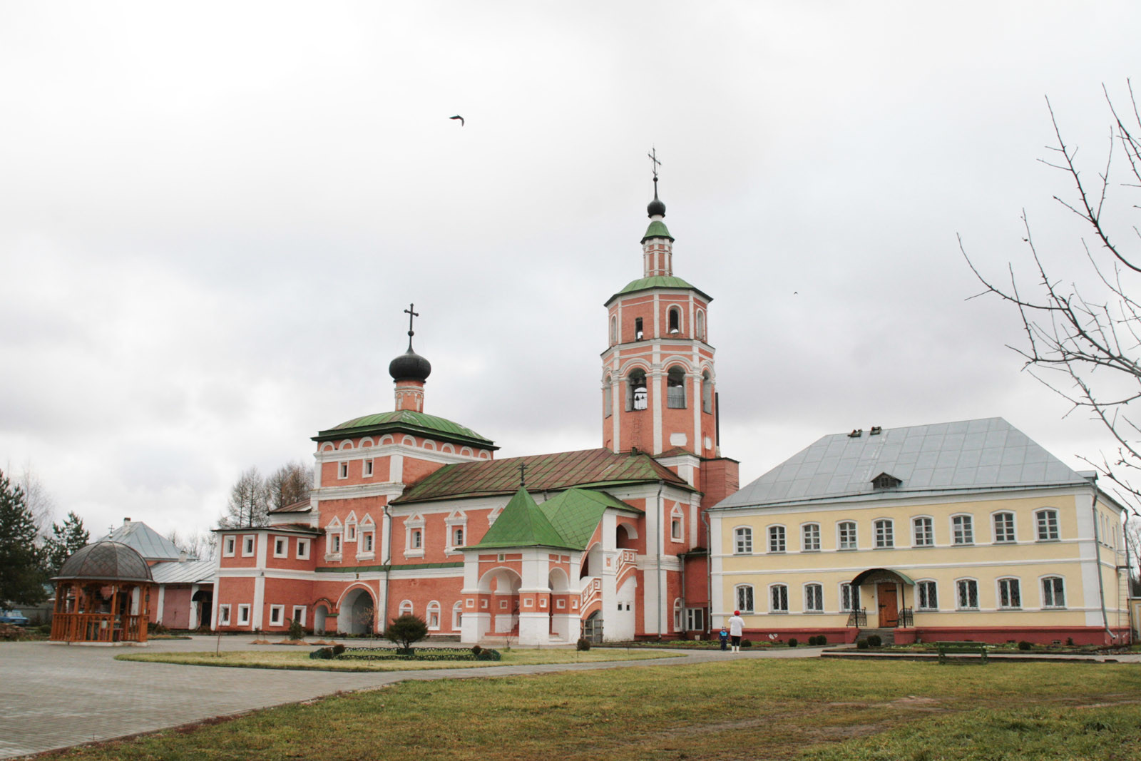 Иоанно-Предтеченский женский монастырь в Вязьме – фотографии России