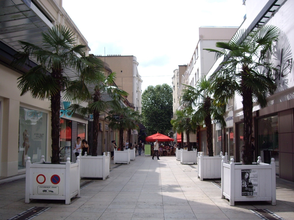 Улица в Виши, Франция. Фото 2 – фотографии Франции