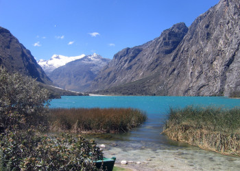Пейзаж в Национальном Парке Уаскаран (Huascaran National Park) – фотографии Перу