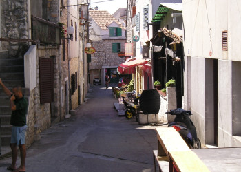 Улица в Водице, Хорватия. Фото 6 – фотографии Хорватии