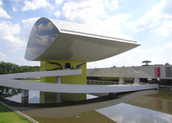 Музей Оскара Нимейера (Museu Oscar Niemeyer) – фотографии Бразилии