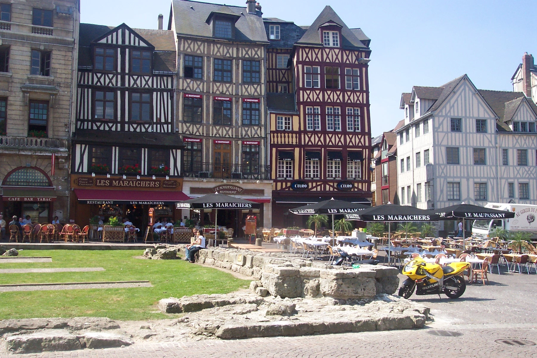 Кафе в Руане, Франция – фотографии Франции