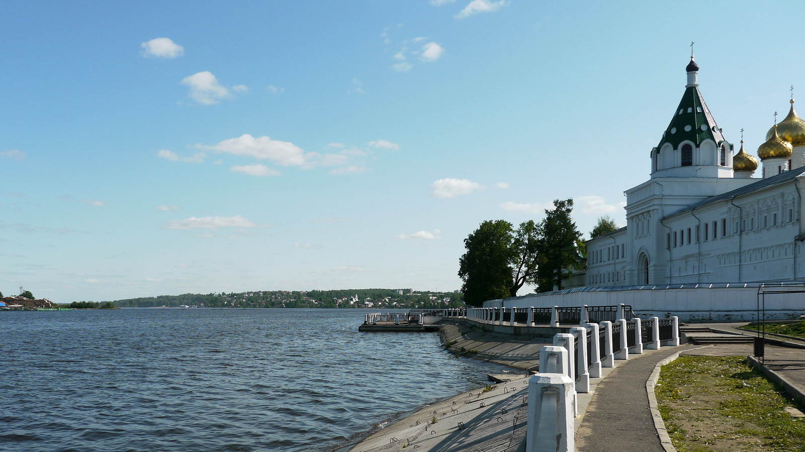 Знаменитый Ипатьевский монастырь, Кострома – фотографии России