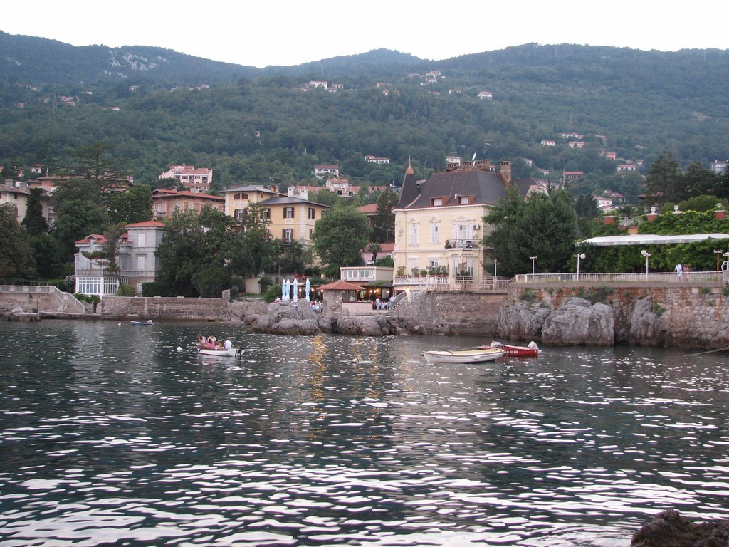 Набережная в Ловране, Хорватия. Фото 10 – фотографии Хорватии