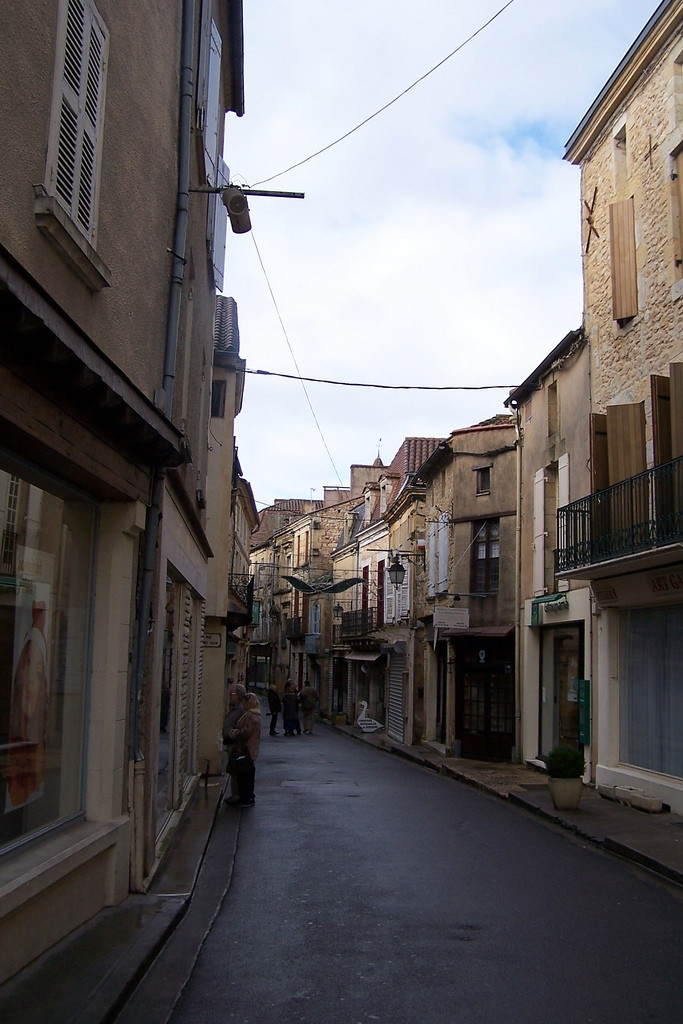 Улица в Бельве, Франция. фото 2 – фотографии Франции