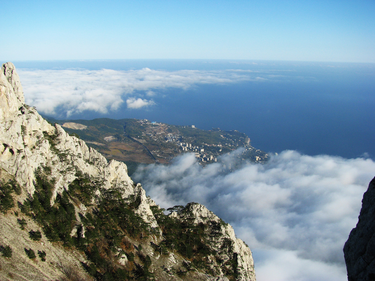 Вид с горы Ай-Петри, Крым, Россия – фотографии России