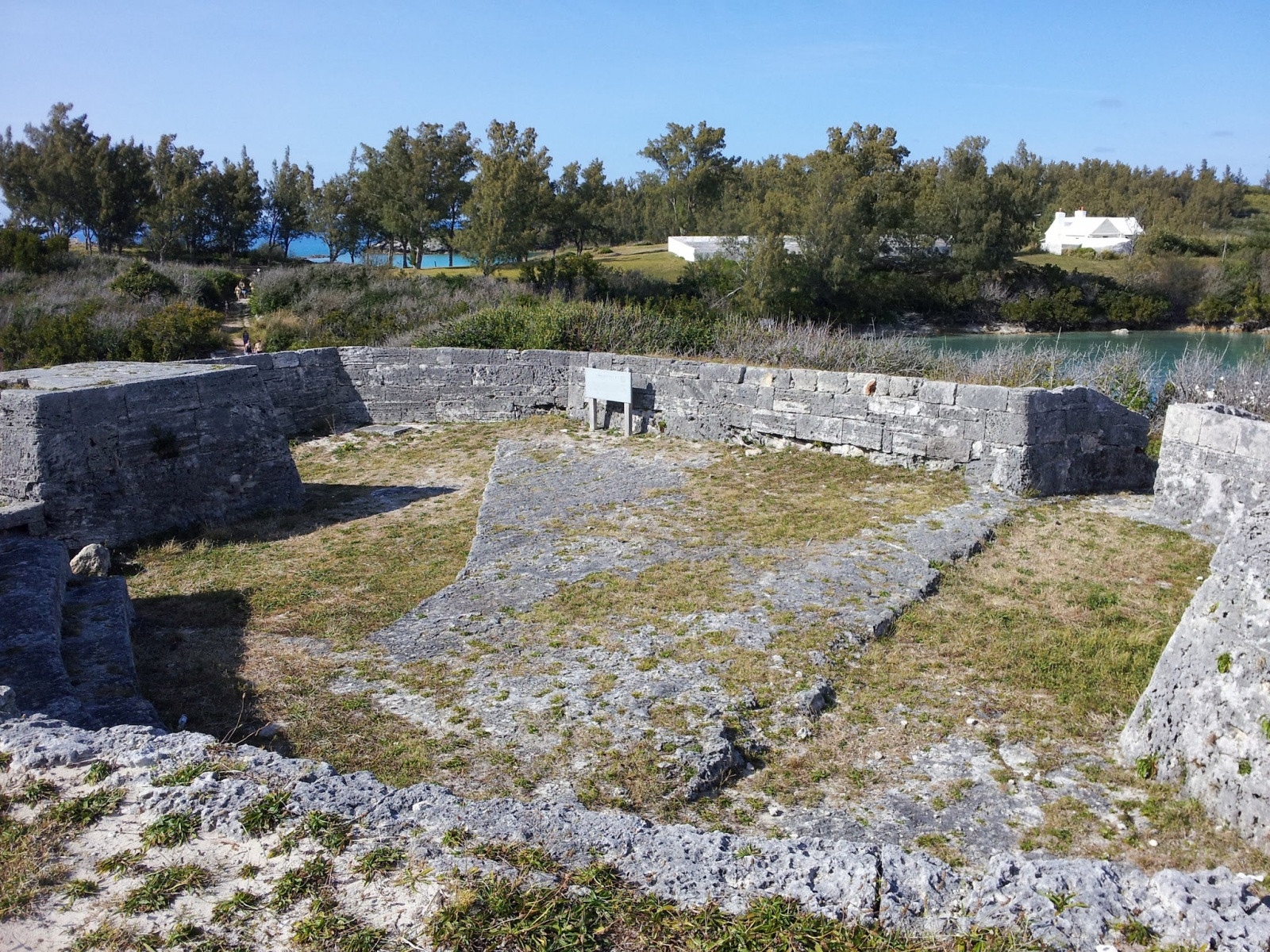 Форт Ферри-Айленд (Ferry Island Fort) на Бермудах – фотографии Бермудских островов