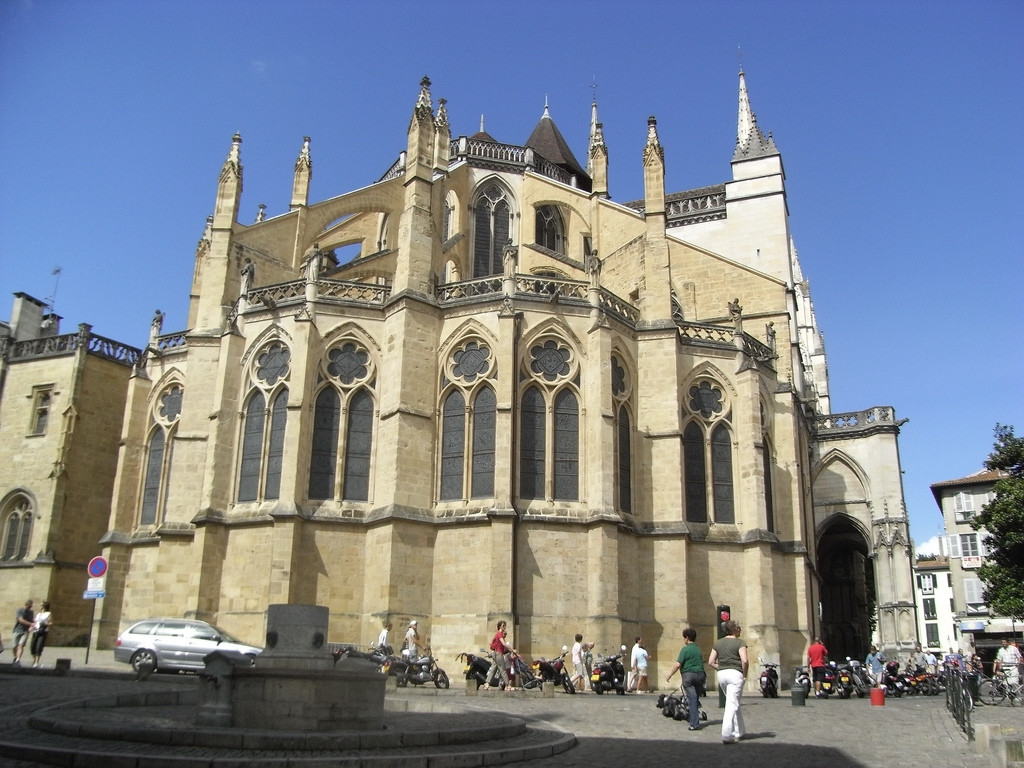 Архитектура в Байонне, Франция. Фото 1 – фотографии Франции