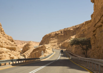 Автотрасса через пустыню Негев, Израиль – фотографии Израиля