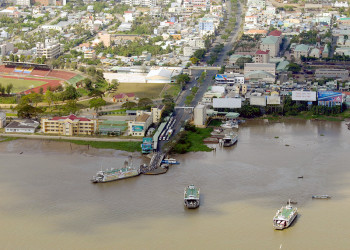 Крупный вьетнамский город Кантхо (паромная переправа) – фотографии Вьетнама