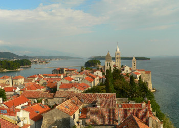 Дома в Раб, Хорватия. Фото 16 – фотографии Хорватии