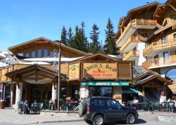 Кафе и рестораны в Ла-Розиере, Франция. Фото 1 – фотографии Франции