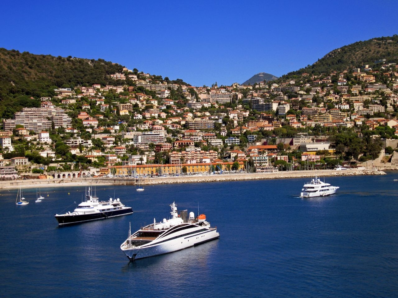 Яхты и катера в Вильфранш-Сюр-Мер, Франция. Фото 3 – фотографии Франции