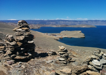 Вид с горы на паромную переправу Сахюрта - Ольхон – фотографии России