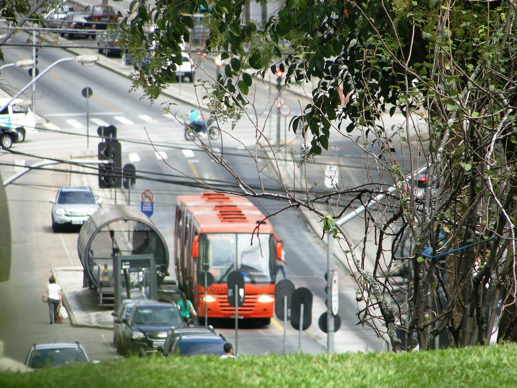 Метробус в Куритибе – фотографии Бразилии