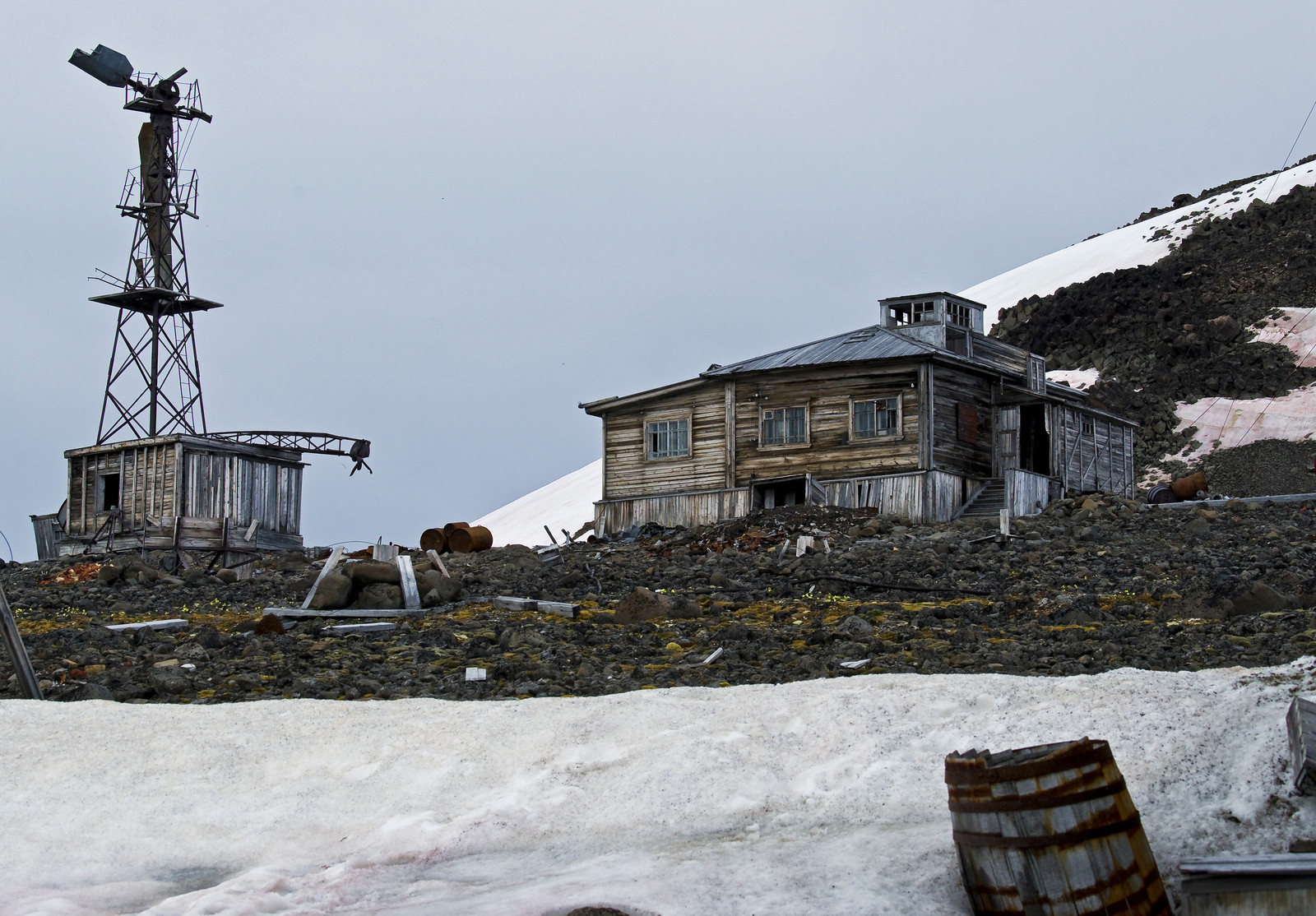Арктическая станция в бухте Тихая на острове Гукера. Фото 1 – фотографии России