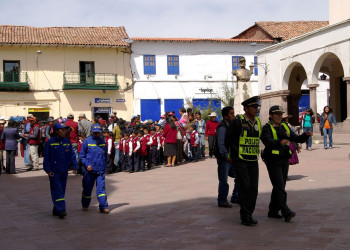 Люди на улицах Куско в Перу – фотографии Перу