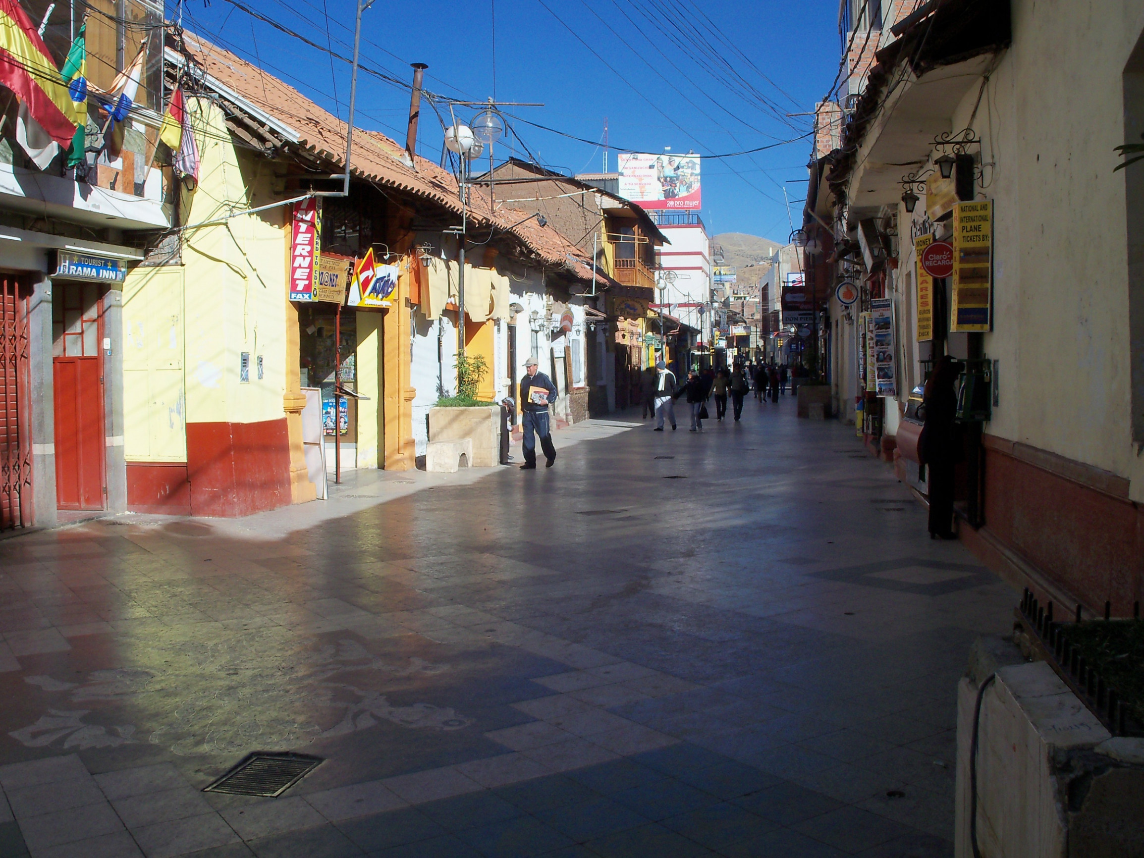 Улица в городе Пуно – фотографии Перу