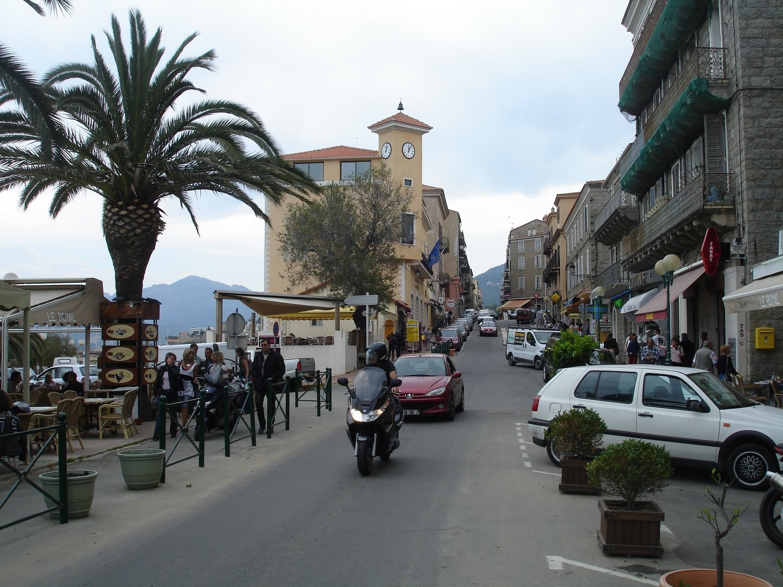 Улица в Проприано, Франция. Фото 1 – фотографии Франции