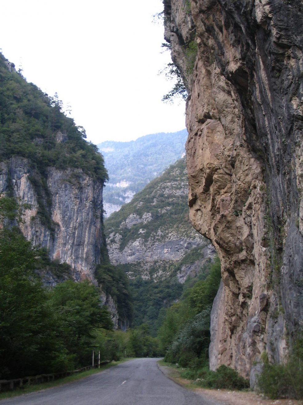 Скалы в Абхазии – фотографии Абхазии