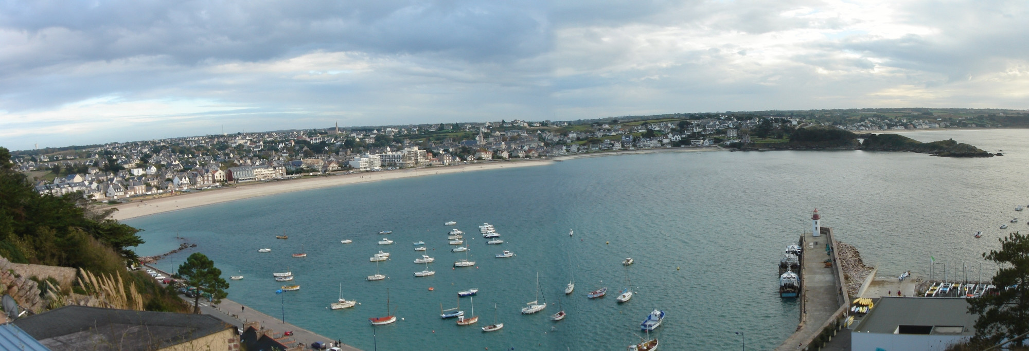 Яхты и катера в Эрки, Франция – фотографии Франции