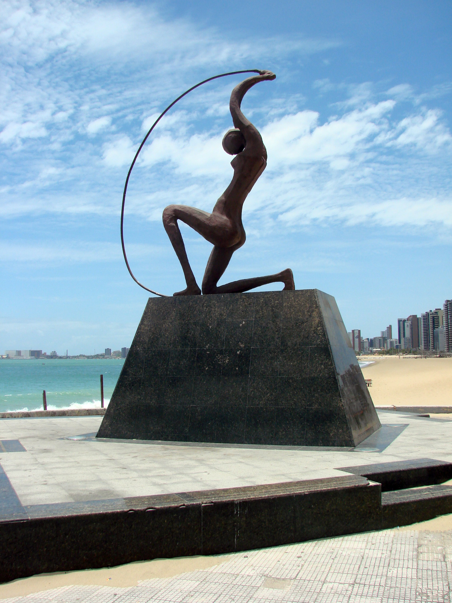 Статуя Ирасемы в Форталезе – фотографии Бразилии