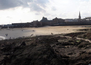 Берега в Сен-Мало, Франция – фотографии Франции