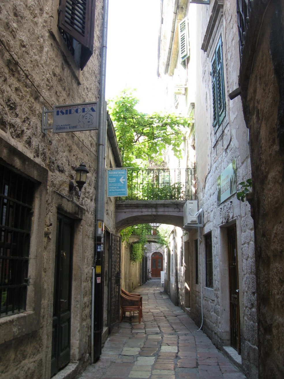 Улица в Которе, Черногория. Фото 20 – фотографии Черногории