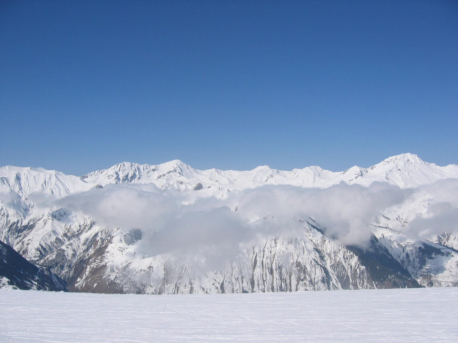 Горы в Брид-ле-Бэн, Франция. Фото 4 – фотографии Франции