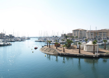 Порт в Фрежюсе, Франция – фотографии Франции