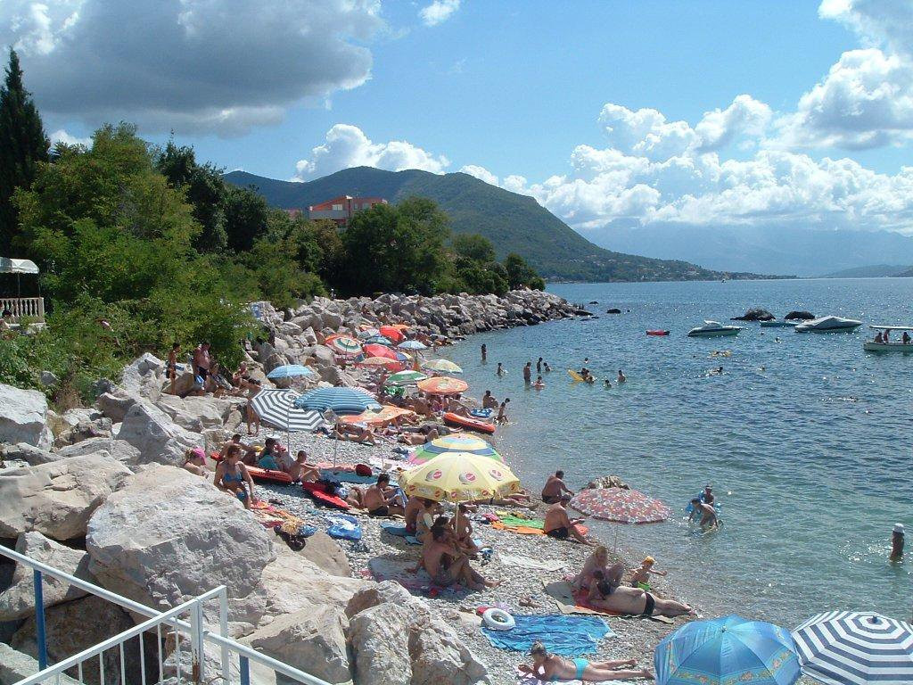 Пляж в Херцег-Нови, Черногория. Фото 4 – фотографии Черногории