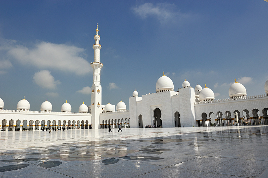 Белая мечеть в Абу-Даби, ОАЭ – фотографии ОАЭ