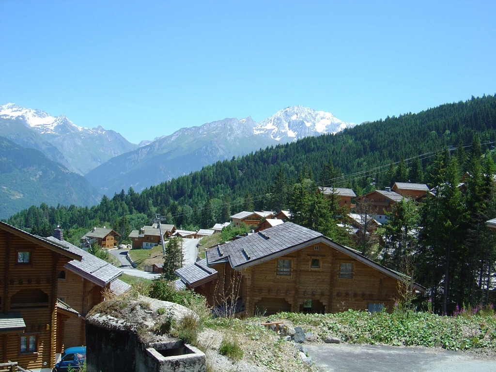 Дома в Ла-Тания, Франция – фотографии Франции