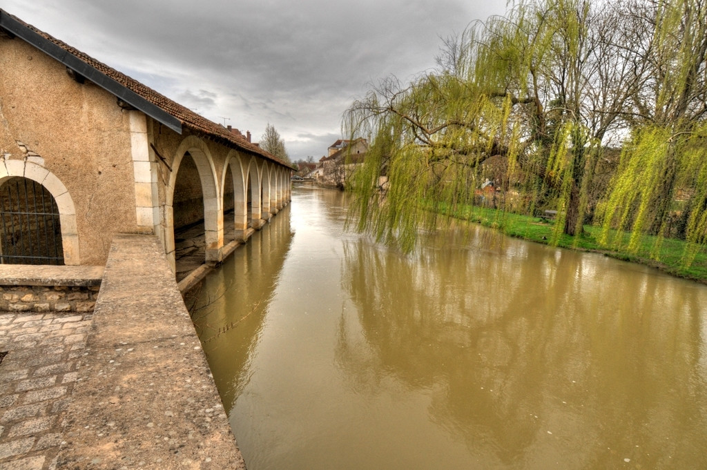 Канал в Шабли, Франция. Фото 3 – фотографии Франции