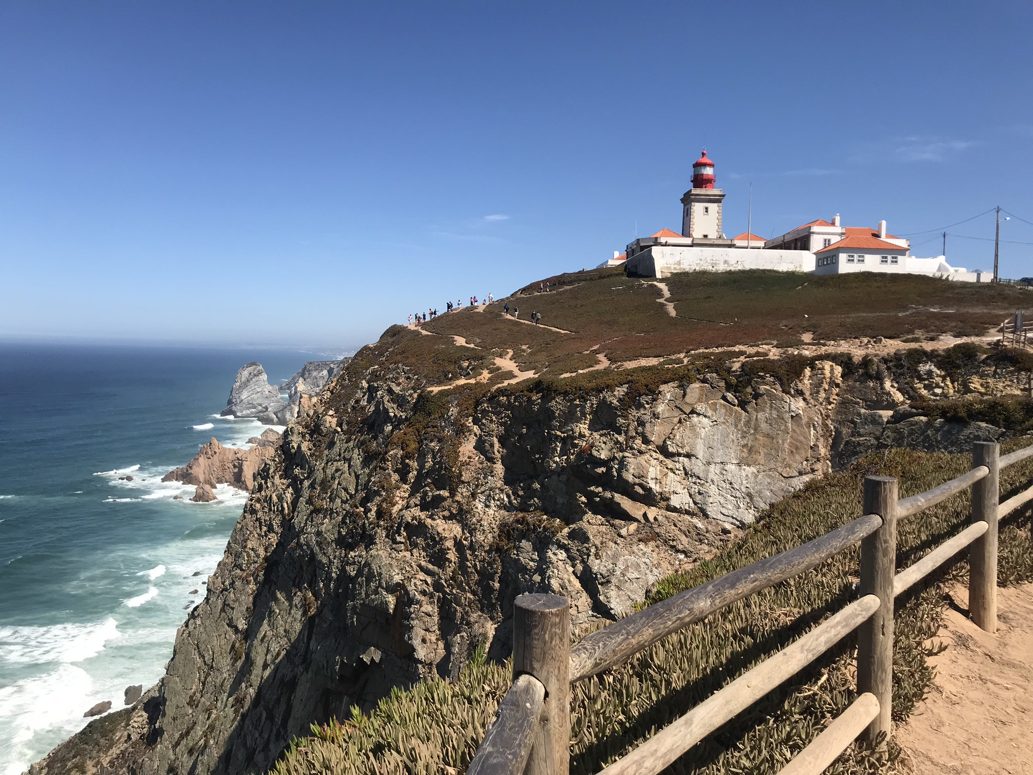 Знаменитый мыс Рока (порт. Cabo da Roca) в Португалии – фотографии Португалии